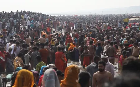 महाकुंभ-2025: 57 करोड़ से ज्यादा श्रद्धालुओं ने लगाई डुबकी, भीड़ के चलते प्रयागराज आने-जाने वाली 8 ट्रेनें रद्द