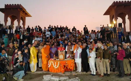 CM Rekha Gupta at Yamuna Ghat: वसुदेव घाट पर CM रेखा  ने अपनी कैबिनेट के साथ की पूजा-आरती