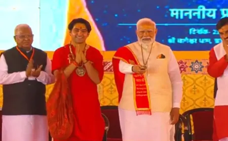 PM मोदी ने कैंसर अस्पताल की रखी आधारशिला, बोले – बागेश्वर धाम बनेगा आस्था और आरोग्य का केंद्र