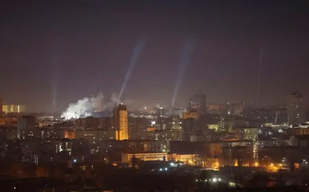 "रूस का विनाशकारी हमला: यूक्रेन पर तीसरी वर्षगांठ से पहले 267 ड्रोन दागे"