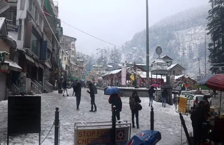 कुल्लू-मनाली में बारिश और बर्फबारी से संकट में जीवन