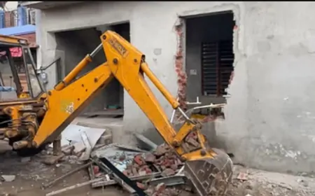 जालंधर ग्रामीण पुलिस और सिविल प्रशासन ने पंचायती जमीन पर कब्जा करने वाले नशा तस्करों के खिलाफ की बड़ी कार्रवाई