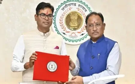 छत्तीसगढ़ में हाथ से लिखा बजट हुआ पेश, खुद वित्त मंत्री ने लिखा 100 पन्नों का बजट 