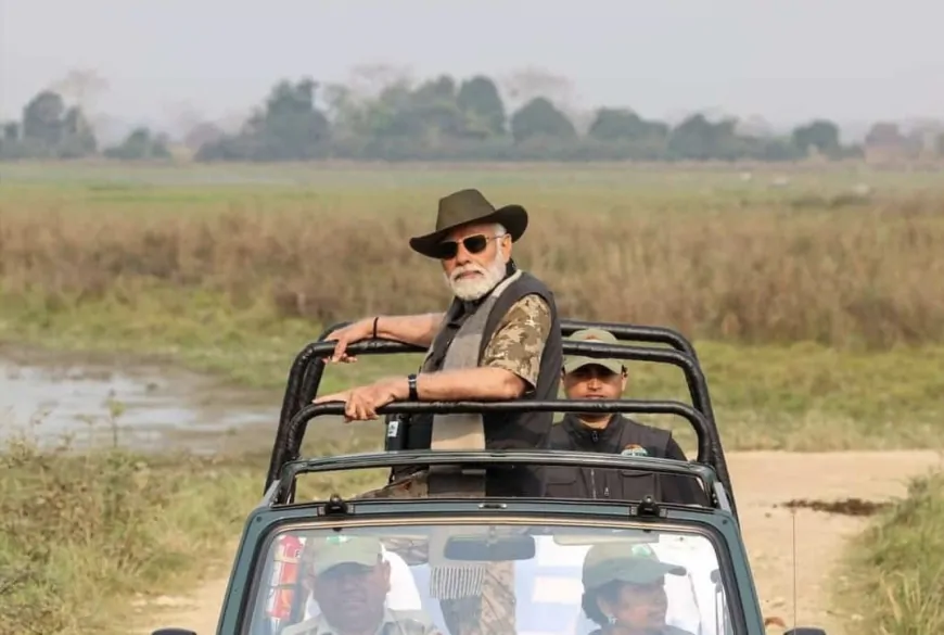 गुजरात में PM मोदी ने जंगल सफारी का आनंद लिया, गिर में एशियाई शेरों को देखा