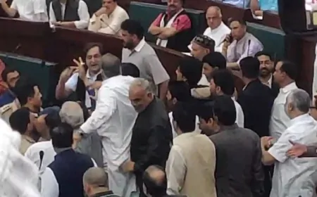 जम्मू कश्मीर विधानसभा में वक्फ कानून को लेकर भारी हंगामा, विधायकों के बीच झड़प