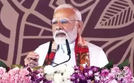 PM मोदी ने वाराणसी में की कई विकास परियोजनाओं की शुरुआत 