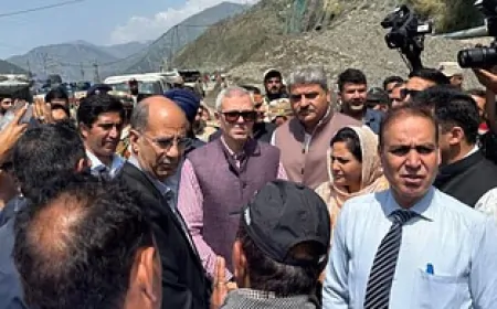 आपदा पीड़ितों ने रोका CM उमर अब्दुल्ला का काफिला, गुस्साए लोगों ने जताया विरोध