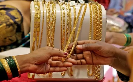 सोने की कीमतों में आया भारी उछाल, रिकॉर्ड तोड़ 1 लाख के पार पहुंची कीमत 