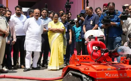 CM रेखा गुप्ता ने फायर सर्विस स्टेशन किया निरीक्षण, कैबिनेट मंत्री आशीष सूद भी रहे मौजूद