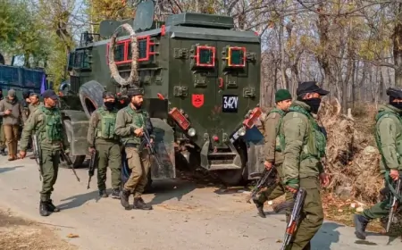 बांदीपोरा में सेना-आतंकियों के बीच मुठभेड़, श्रीनगर पहुंचे सेना प्रमुख