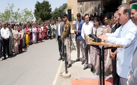 पहलगाम हमले में मारे गए लोगों के लिए सचिवालय में रखी गई शोक सभा, दो मिनट का रखा मौन