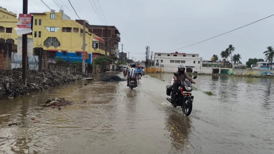 UP में बेमौसम बारिश का कहर, आंधी-बारिश और वज्रपात से 22 लोगों की मौत