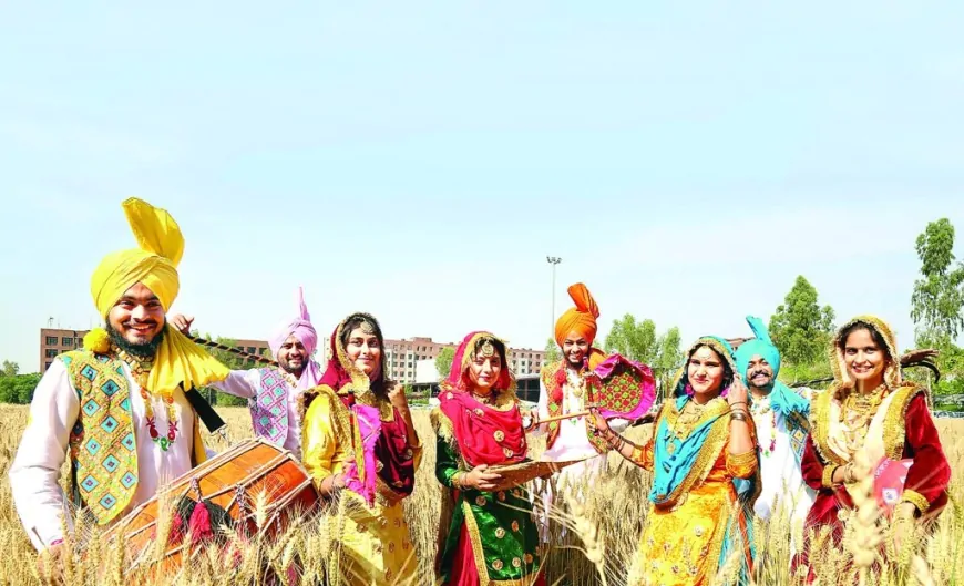 बैसाखी के पर्व को लेकर लोगों में उत्साह, देशभर से श्री आनंदपुर साहिब पहुंची संगतें