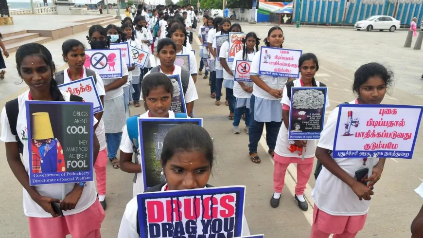 स्कूली छात्रों ने नशे के खिलाफ निकाली रैली, DC अमरप्रीत कौर ने स्कूली छात्राओं का बढ़ाया मनोबल