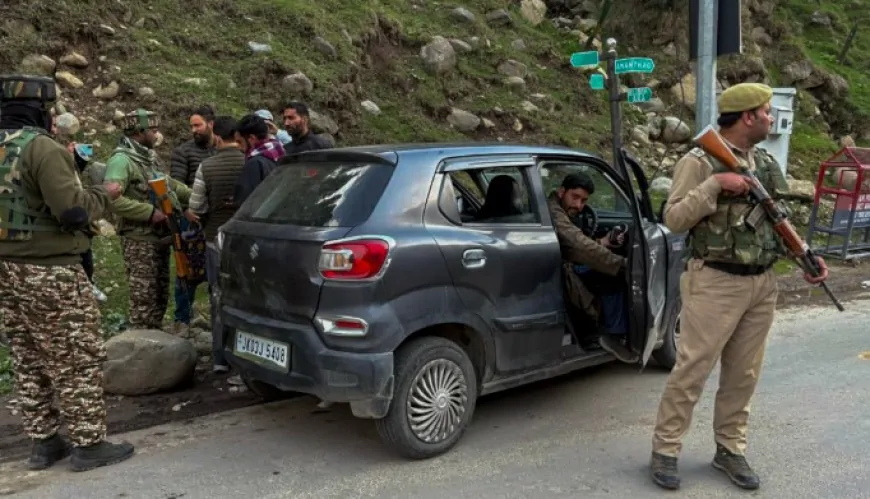 पहलगाम आतंकी हमले में दो विदेशी नागरिकों सहित लगभग 20 लोगों की मौत