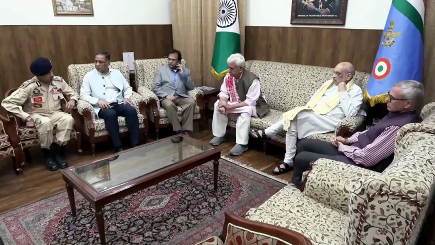 पहलगाम में अलर्ट, श्रीनगर में गृह मंत्री अमित शाह ने की बैठक, उपराज्यपाल मनोज सिन्हा, CM उमर अब्दुल्ला भी रहे मौजूद