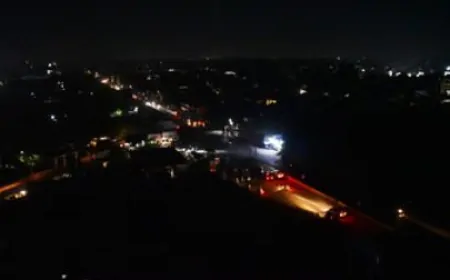 जम्मू कश्मीर के कई जिलों में किया गया ब्लैकआउट, साइरन की आवाजें भी सुनी गई