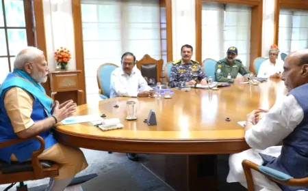 PM आवास पर हुई अहम बैठक, रक्षा मंत्री, तीनों सेनाओं के प्रमुख भी रहे मौजूद,  CDS अनिल चौहान भी बैठक में शामिल हुए