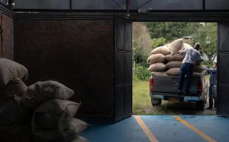 भारत-पाकिस्तान के बीच तनाव जारी, सामान का स्टॉक करने वालों पर होगी कार्रवाई