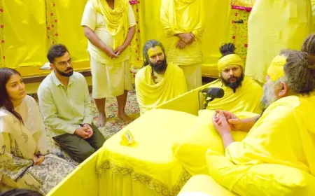 टेस्ट क्रिकेट से संन्यास के बाद वृंदावन पहुंचे विराट कोहली, प्रेमानंद जी महाराज से लिया आशीर्वाद 