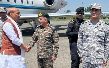 जम्मू-कश्मीर के दौरे पर रक्षा मंत्री राजनाथ सिंह, LG मनोज सिन्हा, सेना प्रमुख भी साथ में मौजूद