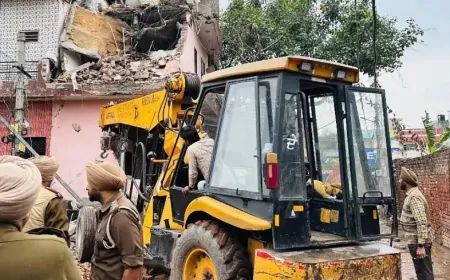 पंजाब में ‘युद्ध-नशे के विरुद्ध’ अभियान जारी, नशा तस्कर के अवैध निर्माण पर पुलिस की कार्रवाई