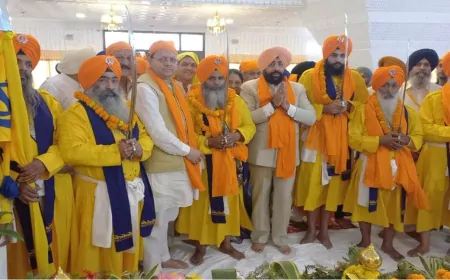 श्री हेमकुंड साहिब के लिए श्रद्धालुओं का जत्था रवाना, CM पुष्कर सिंह धामी ने किया रवाना