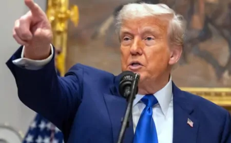 अमेरिका में iPhone नहीं बनाए तो इंपोर्ट पर लगेगा 25% टैरिफ- Donald Trump