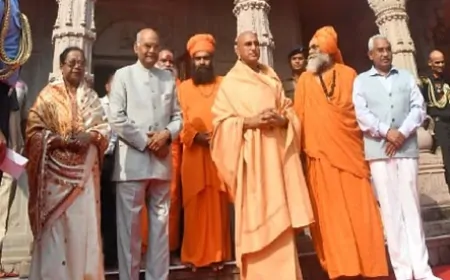 पूर्व राष्ट्रपति रामनाथ कोविंद ने आचार्य महामंडलेश्वर स्वामी अवधेशानंद गिरी जी से की मुलाकात