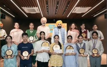 CM मान ने 10वीं-12वीं के टॉपर्स को किया सम्मानित, टॉपर्स को मुफ्त हवाई यात्रा कराएगी सरकार