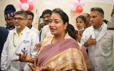 CM रेखा गुप्ता ने अस्पताल का किया निरीक्षण, मरीजों और परिजनों से की बातचीत