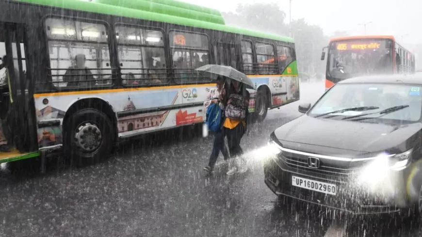 दिल्ली-NCR में बदला मौसम का मिजाज, कई इलाकों में तेज हवाओं के साथ बारिश