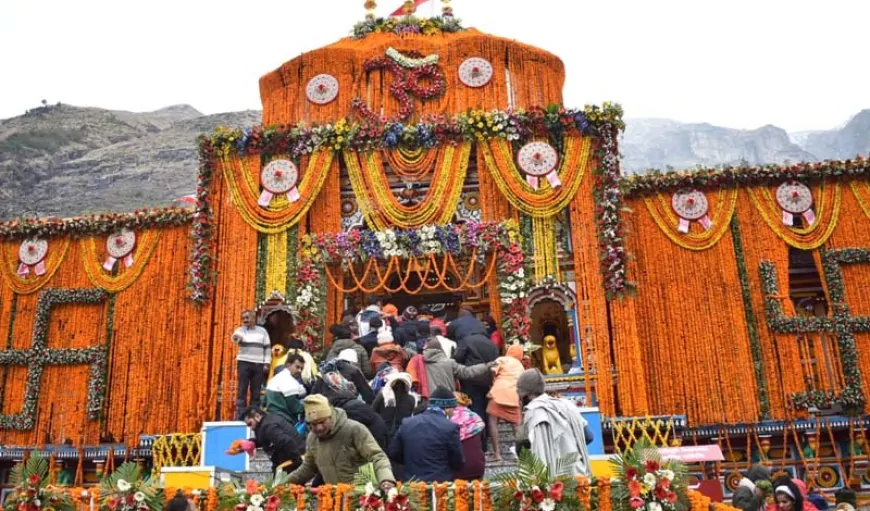 पूरे विधि विधान के साथ खुले श्री बद्रीनाथ धाम के कपाट, CM धामी ने की बद्रीनाथ धाम में पूजा-अर्चना