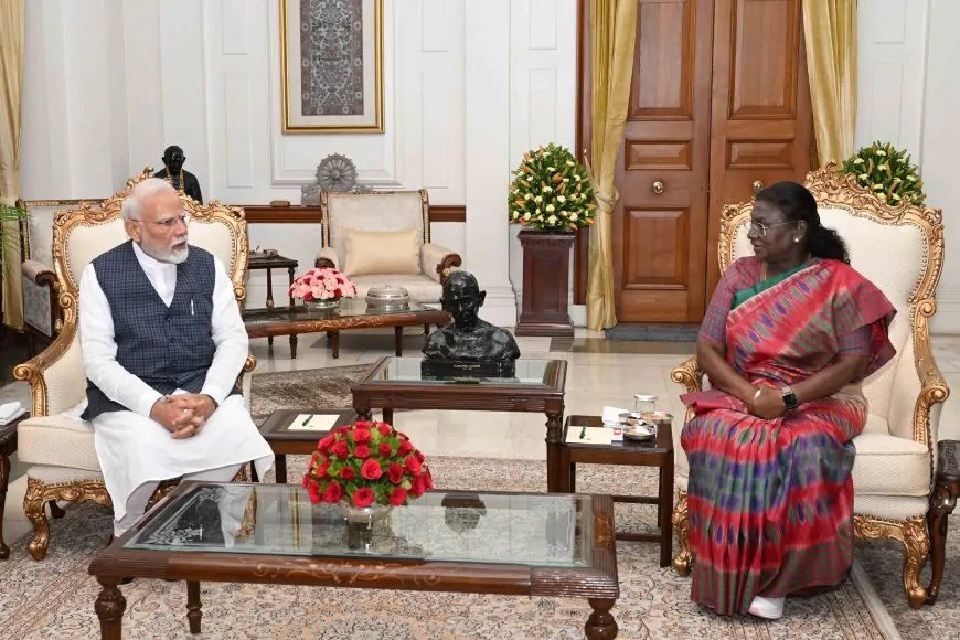 'ऑपरेशन सिंदूर' के बाद PM मोदी ने की राष्ट्रपति मुर्मू से मुलाकात, कार्रवाई की दी जानकारी
