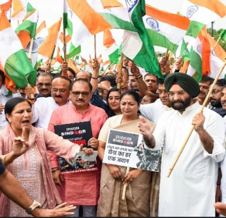 कर्तव्य पथ पर ‘शौर्य सम्मान यात्रा’ का किया गया आयोजन, CM रेखा गुप्ता भी हुईं शामिल