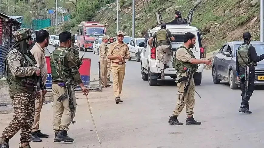 सेना और पुलिस ने की जॉइंट प्रेस कॉन्फ्रेंस, तीन दिनों में 6 आतंकियों को किया गया ढेर