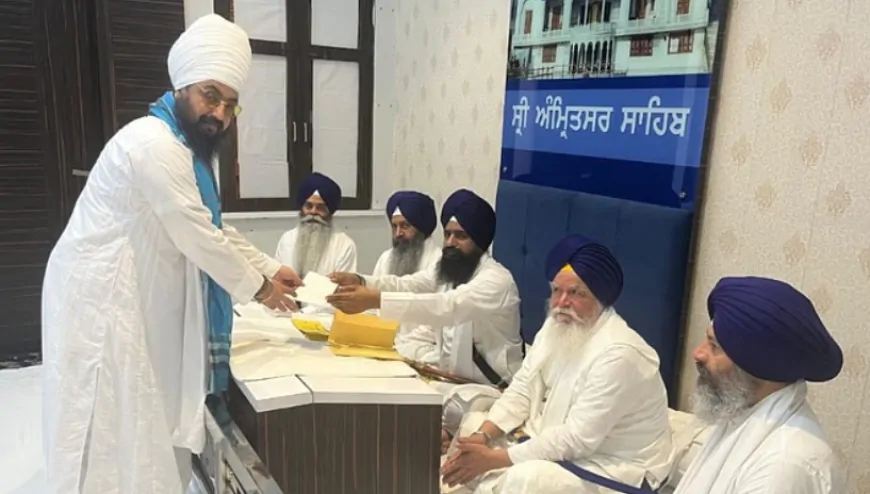 श्री अकाल तख्त साहिब के सामने पेश हुए सिख प्रचारक ढडरियांवाले, पुराने बयानों पर माफी मांगी
