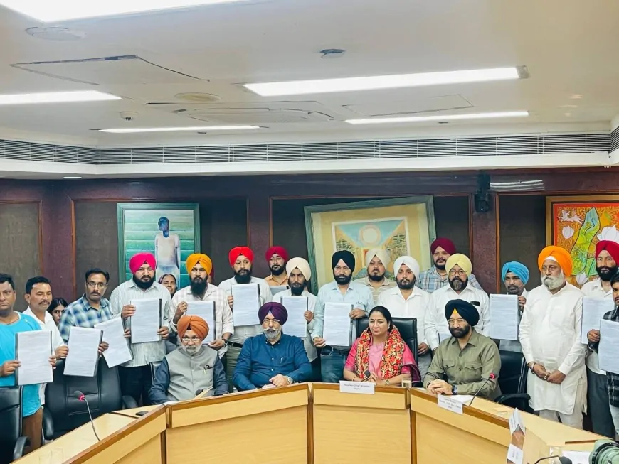 दिल्ली सरकार ने 1984 हिंसा पीड़ितों के परिजनों को दी नौकरी, CM रेखा गुप्ता ने सौंपे नियुक्ति पत्र