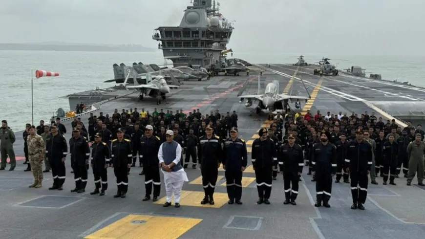 INS विक्रांत पर सवार हुए रक्षा मंत्री, जवानों और अधिकारियों से की मुलाकात