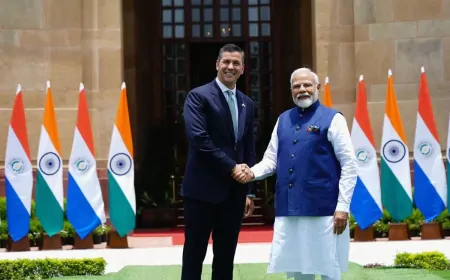 PM मोदी ने पराग्वे के राष्ट्रपति सैंटियागो के साथ की बैठक, आर्थिक सहयोग समेत कई मुद्दों पर हुई चर्चा