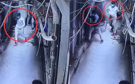 चांदनी चौक के एक शोरूम में फायरिंग और लूटपाट, 35 लाख रुपये लूटकर फरार हुए आरोपी