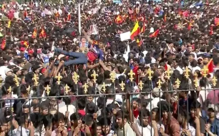 RCB की विक्ट्री परेड में मची भगदड़, कई लोगों की मौत, 20 से ज्यादा घायल