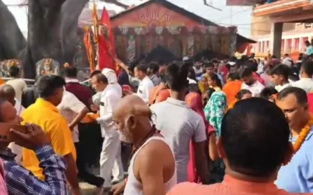 पांचवें और आखिरी मंगलवार को श्रद्धालुओं की भारी भीड़,  श्रद्धालुओं ने हनुमानगढ़ी में किए दर्शन