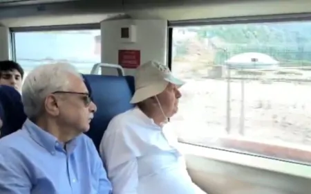 वंदे भारत ट्रेन चिनाब नदी के ऊपर से गुजरी तो क्यों भावुक हुए फारूक अब्दुला?