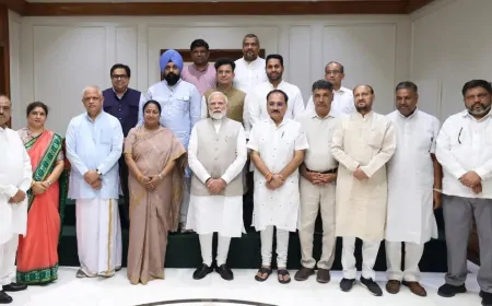 दिल्ली BJP विधायक और सांसदों से मिले PM मोदी, CM रेखा गुप्ता और प्रदेश अध्यक्ष वीरेंद्र सचदेवा रहे मौजूद