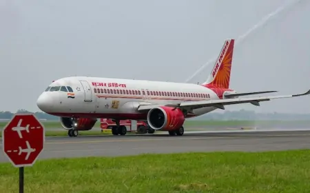 एयर इंडिया की फ्लाइट की इमरजेंसी लैंडिंग, कोलकाता एयरपोर्ट पर कराई गई इमरजेंसी लैंडिंग