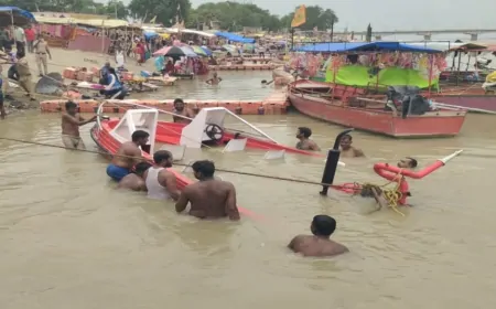 अग्निशमन विभाग की बड़ी लापरवाही आई सामने, सरयू नदी में डूबी 50 लाख की नाव