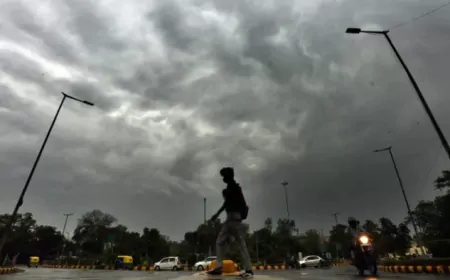Delhi NCR weather: आज दिल्ली- NCR में होगी तेज बारिश, गर्मी से मिलेगी राहत