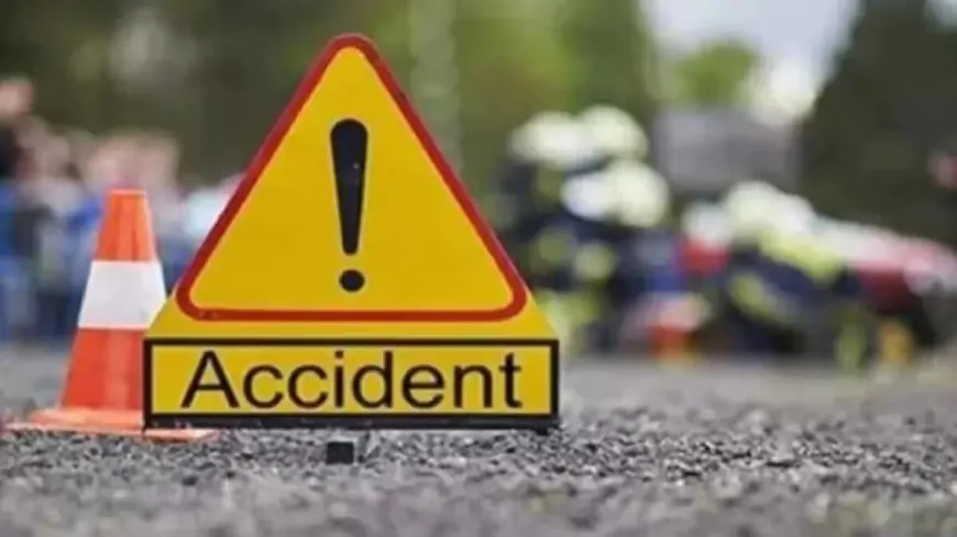 कार और ट्रक की जोरदार टक्कर, सड़क हादसे में 4 की मौत