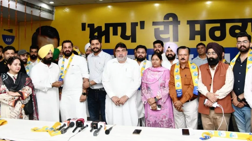 लुधियाना वेस्ट उपचुनाव से पहले कांग्रेस को बड़ा झटका, कई नेता AAP में हुए शामिल